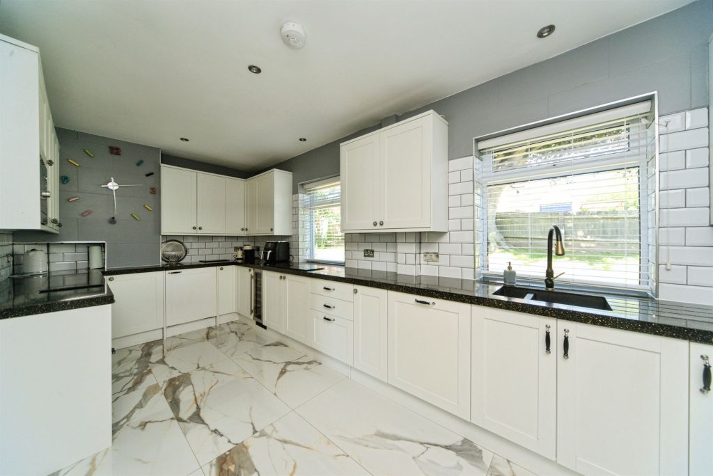 Additional image 3 of 5 bed detached house for saleGlassenbury Drive, Bexhill-On-Sea TN40