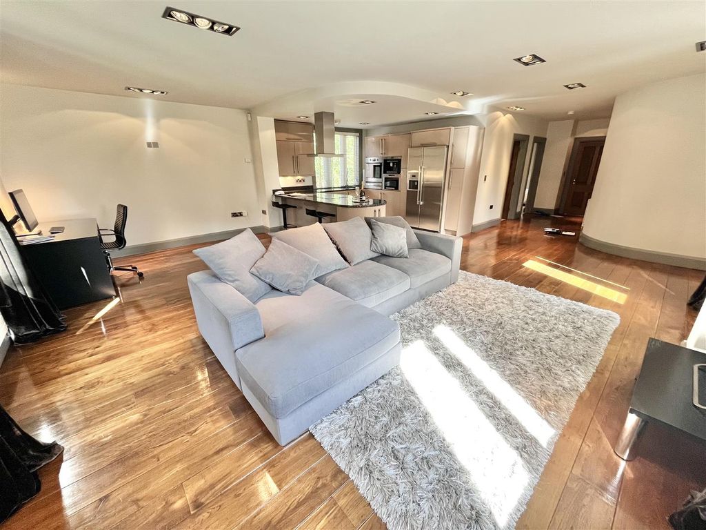 Additional image 5 of 2 bed flat for sale6 Norcliffe Hall, Altrincham Road, Wilmslow SK9