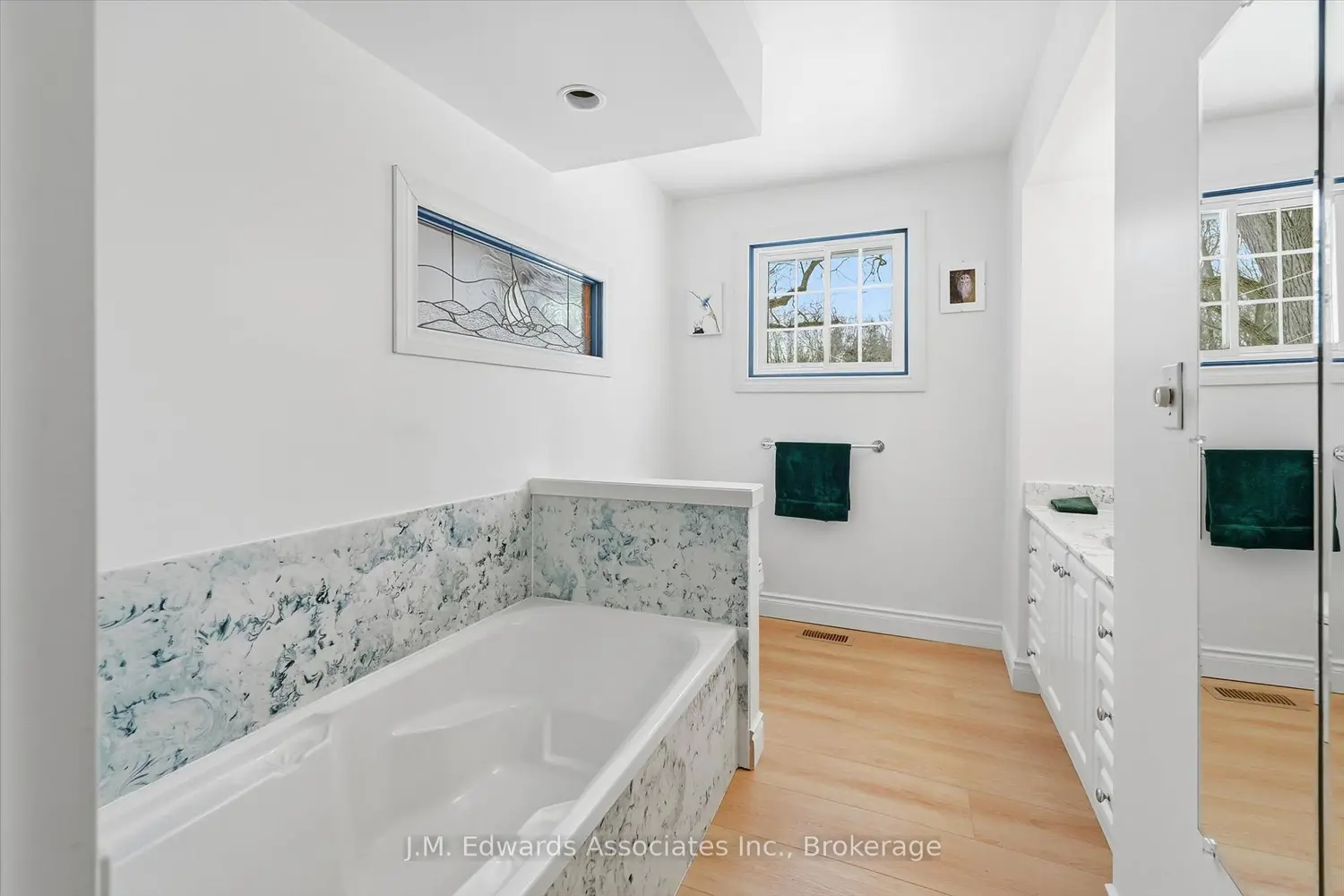 Additional image 6 of 5882 Canborough Road