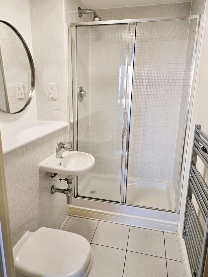 Additional image 3 of 2 Bed Flat, Centenary Plaza, B1, N1 7GU