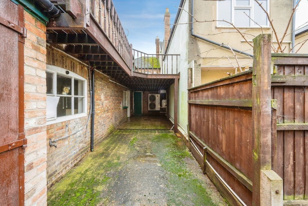 Additional image 28 of Studio for saleMidland Road, Bedford, Bedfordshire MK40