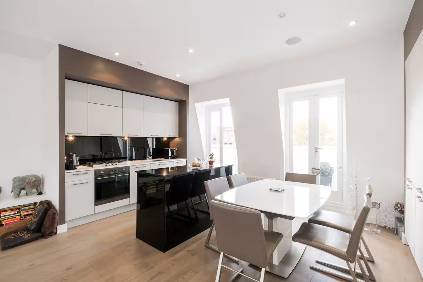 2 Bed Flat, Shrewsbury Road, W2, N1 7GU