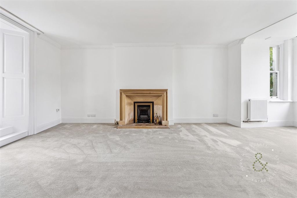 2 bed flat for saleThe Old House, The Cathedral Green, Llandaff, Cardiff CF5 photo 5
