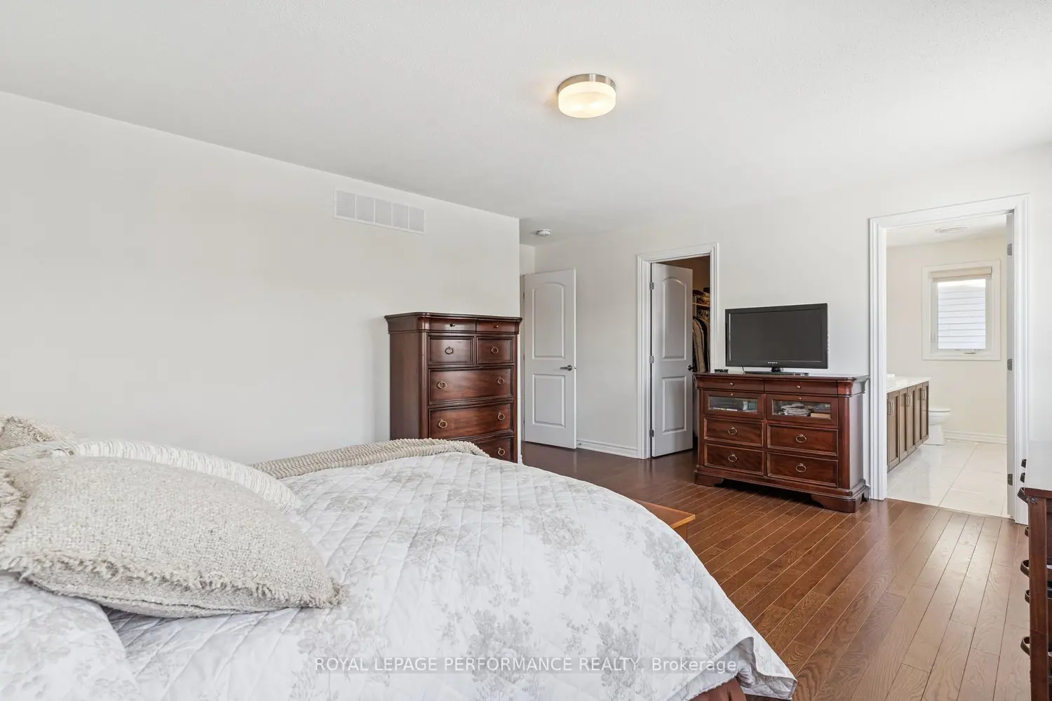 Additional image 13 of 845 Snap Hook Crescent