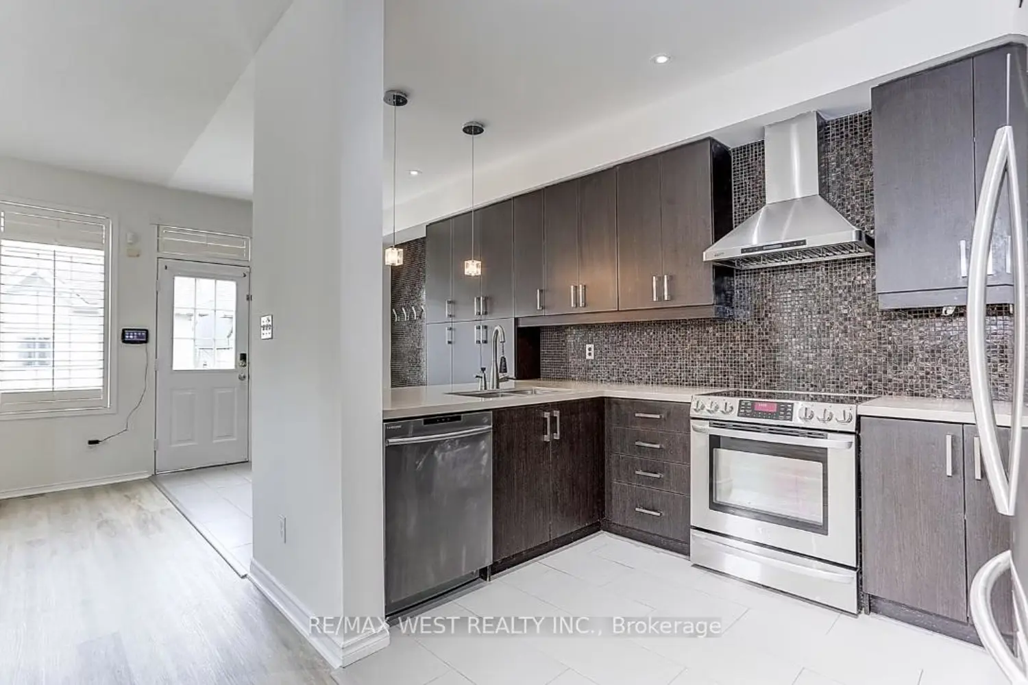 Additional image 7 of 11 Dancer's Drive