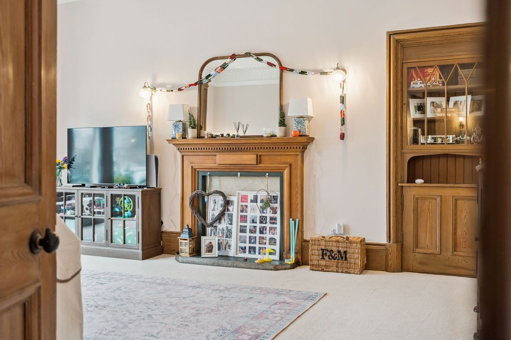 Additional image 3 of 4 bed property for saleVictoria Square, Stirling FK8
