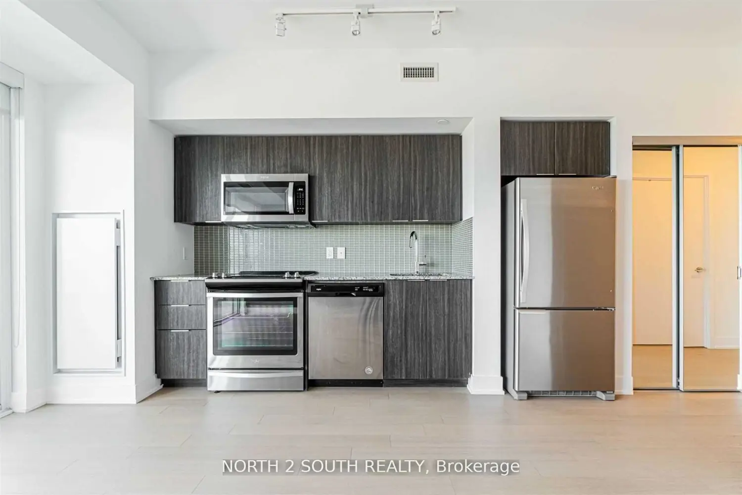 30 Shore Breeze Drive 4112