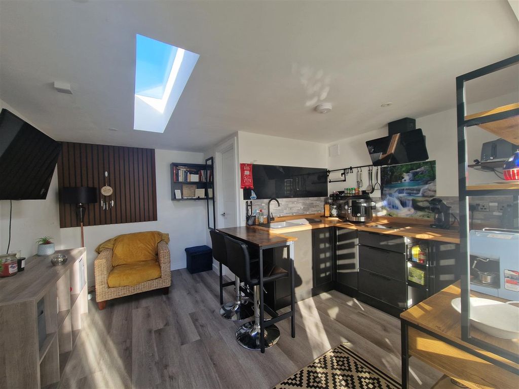 Additional image 28 of 4 bed detached house for saleRest Bay Close, Porthcawl CF36
