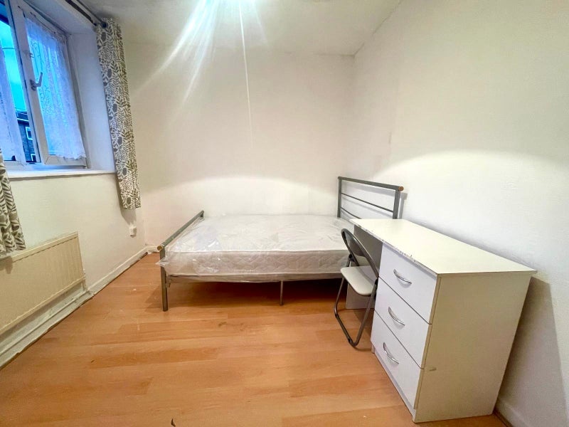 Additional image 7 of Room in a Shared House, Uk, E1, N1 7GU