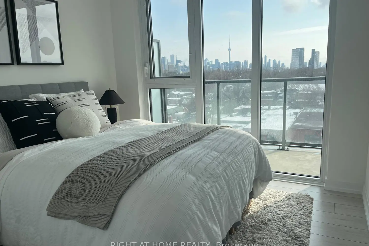 Additional image 5 of 500 Dupont Street 504