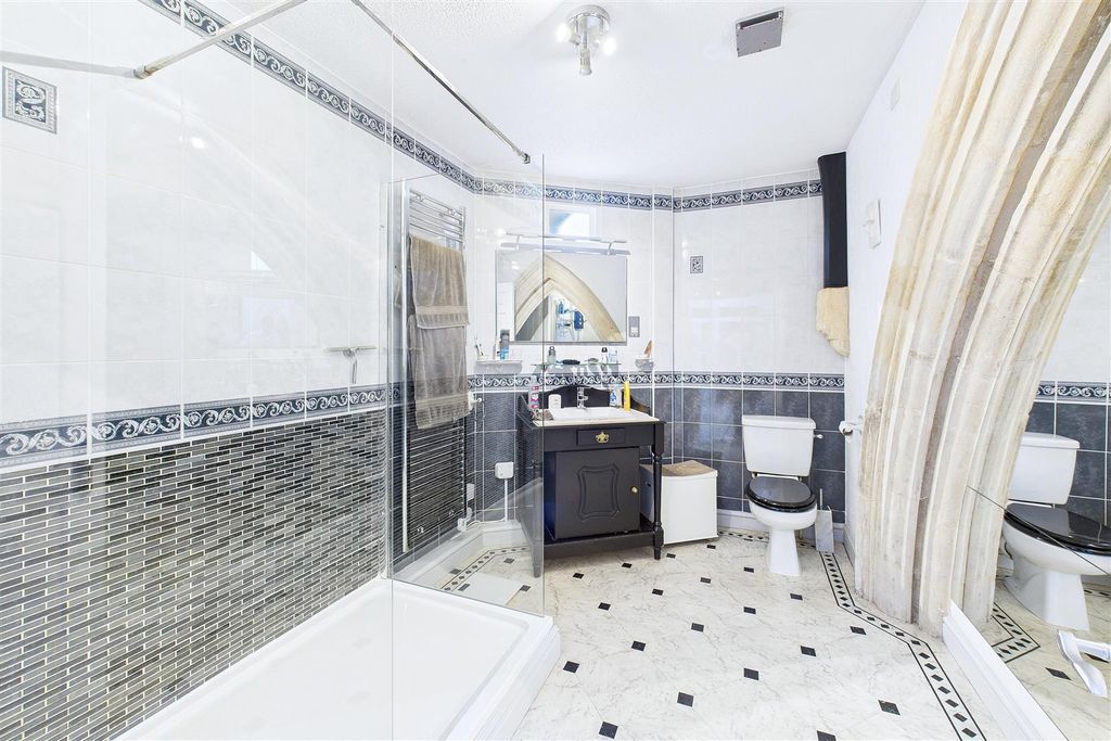 Additional image 7 of 2 bed flat for saleAdjacent To Hill Road, Clevedon BS21