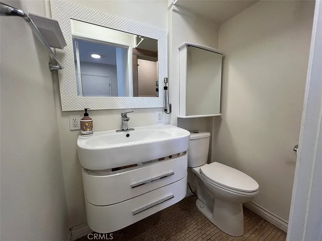 Additional image 30 of 9711 Hayvenhurst Ave, Northridge, CA 91343