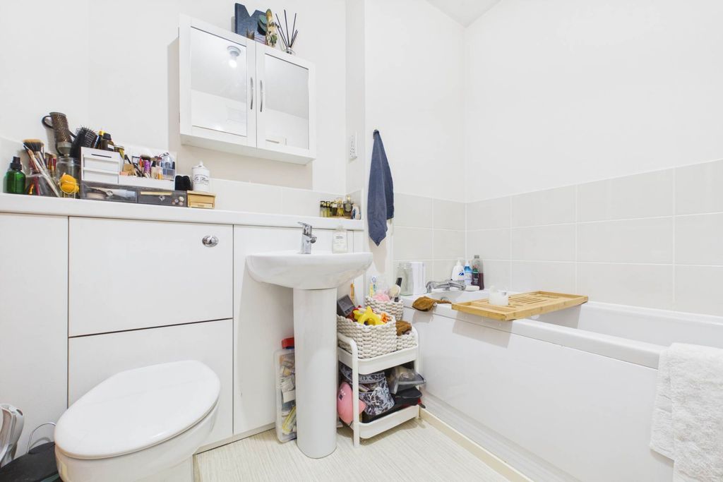 Additional image 15 of 2 bed flat for saleAntonine Gate, Clydebank G81