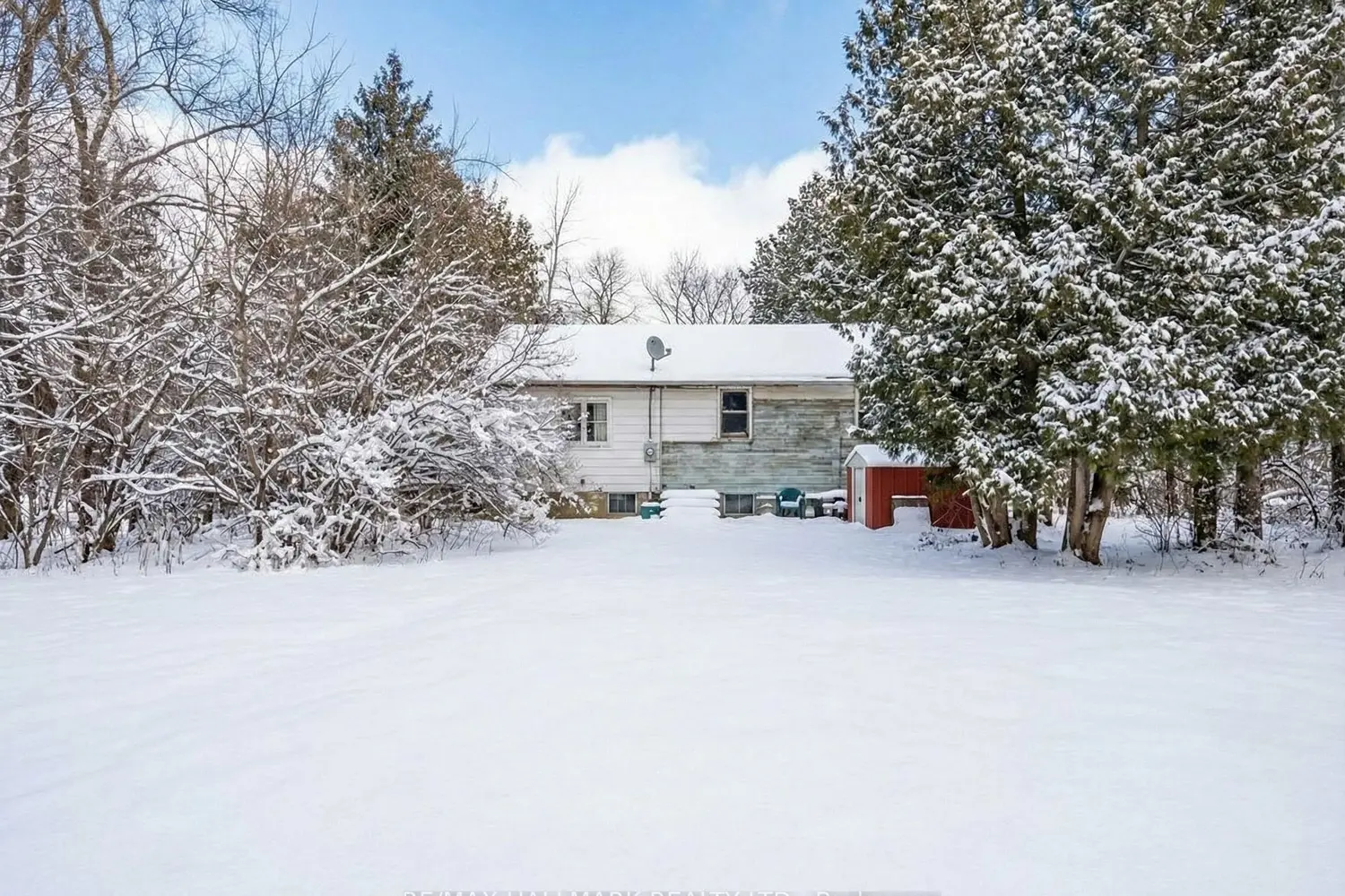 108 Yongehurst Road photo 5