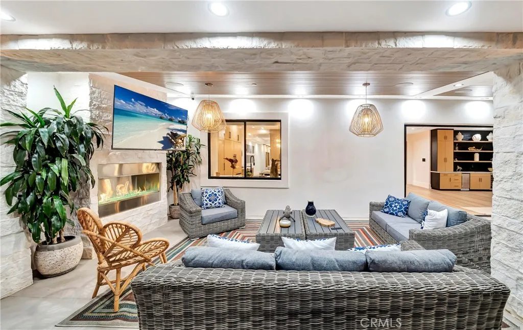 Additional image 62 of 19225 Rosita St, Tarzana, CA 91356