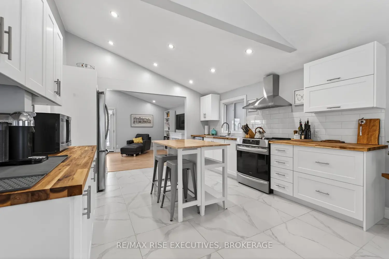 Additional image 9 of 1302 Montreal Street