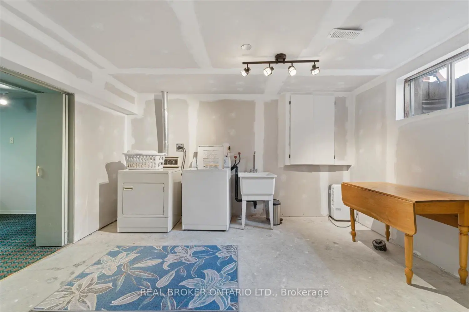 Additional image 18 of 1449 Champlain Drive