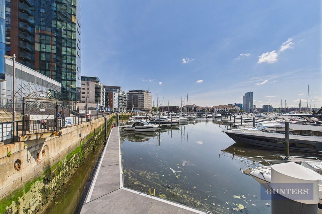 Additional image 14 of 2 bed flat for saleAlexandra Wharf, Maritime Walk, Ocean Village SO14
