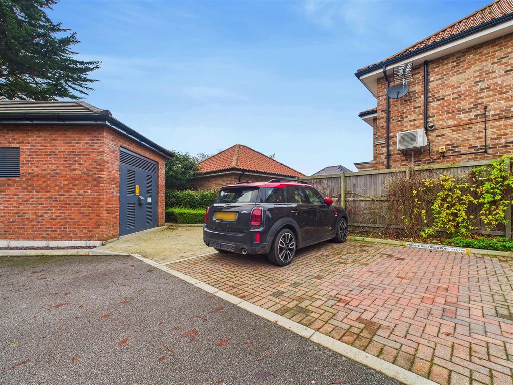 Additional image 14 of 2 bed flat for saleStapleton Court, Waller Grove, Swanland HU14