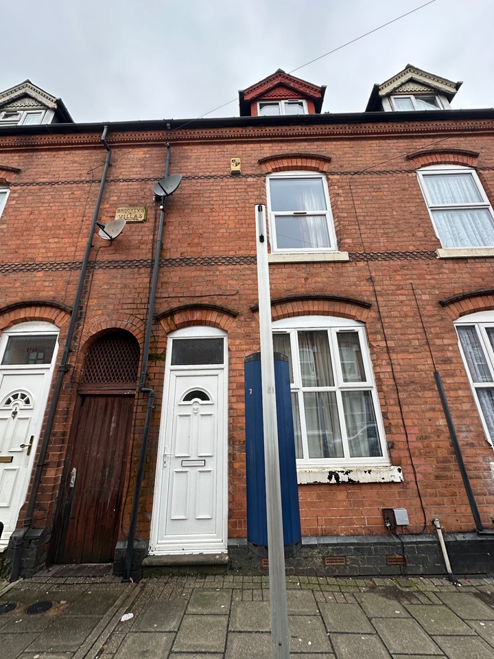 3 Bed Terraced House, Willows Road, B12, N1 7GU