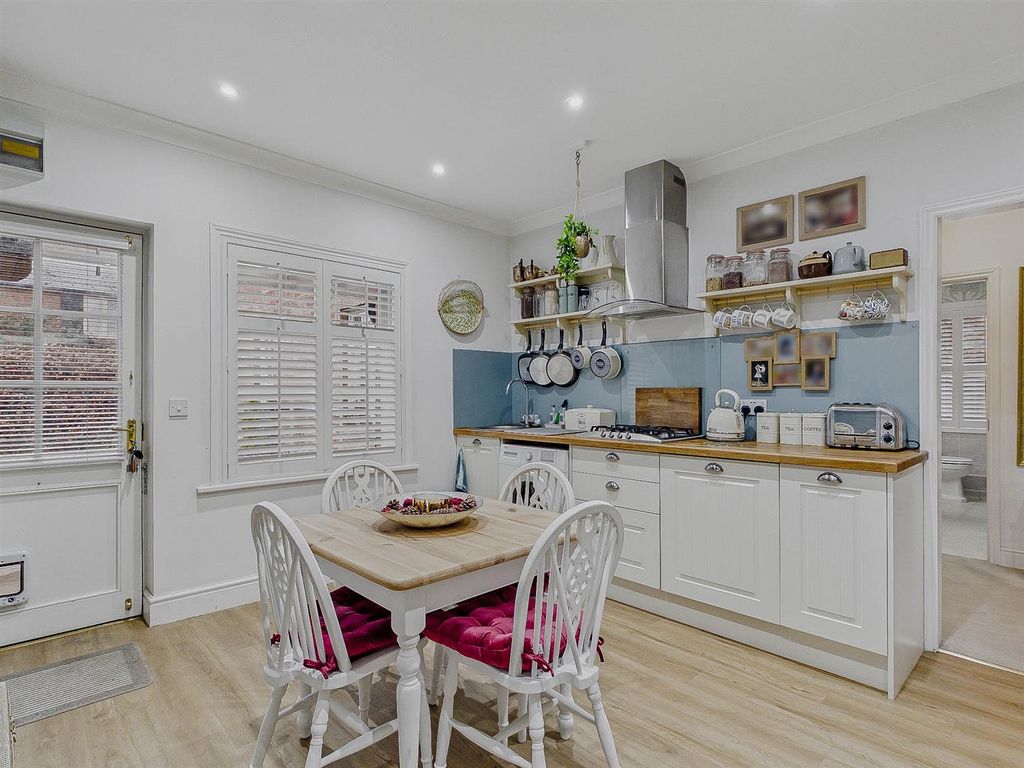 Additional image 8 of 2 bed flat for saleRoyal Oak Gardens, Malvern WR14