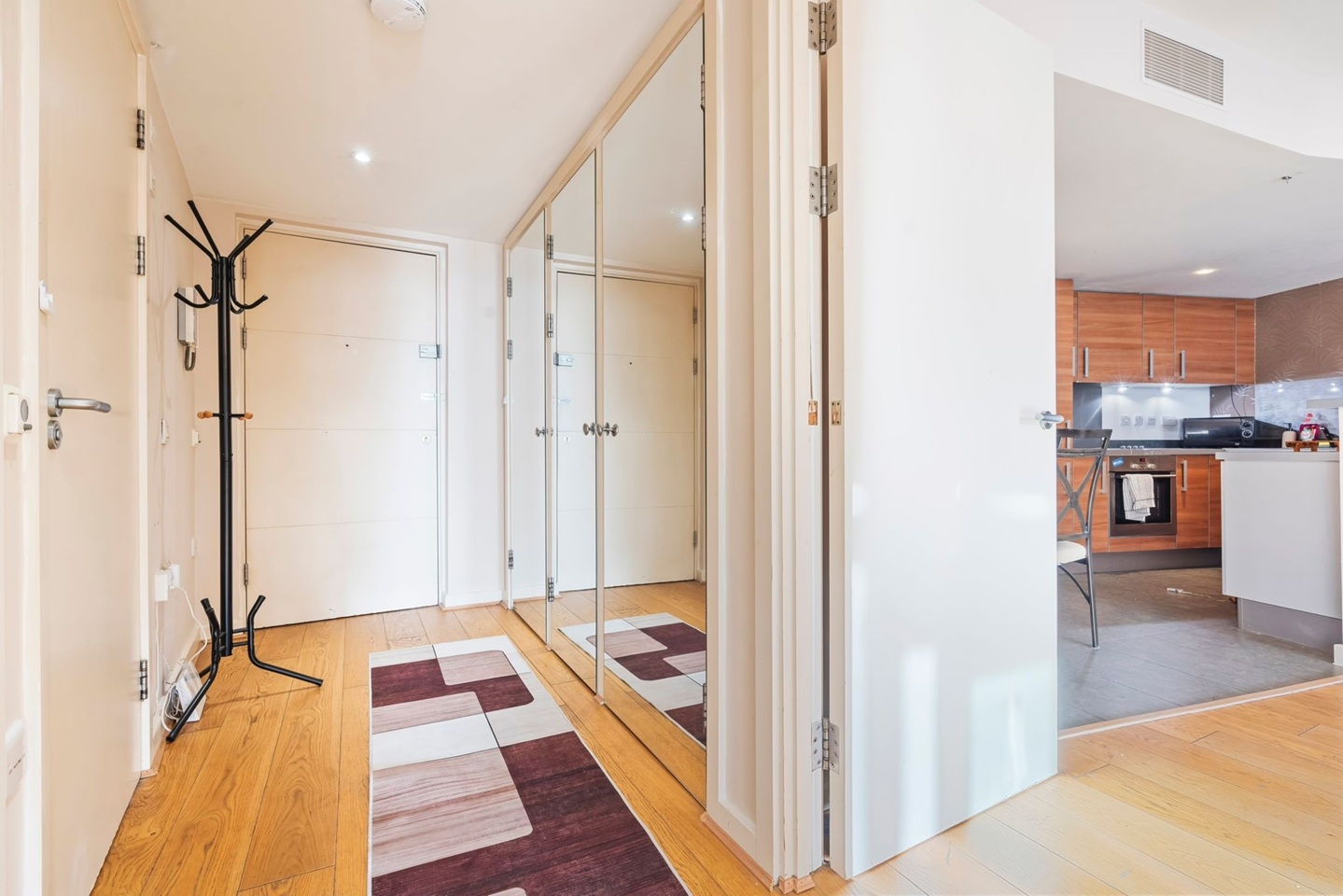 Additional image 13 of 1 Bed Flat, Falcon Wharf, SW11, N1 7GU