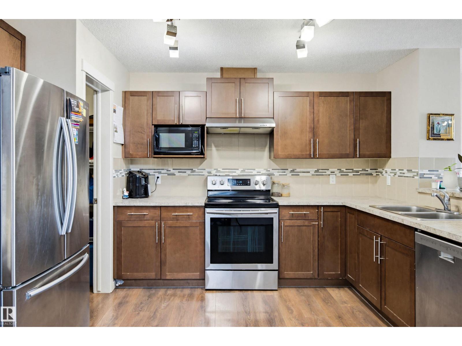 Additional image 5 of 2812 16 Avenue NW, Edmonton, AB, T6T0Z6