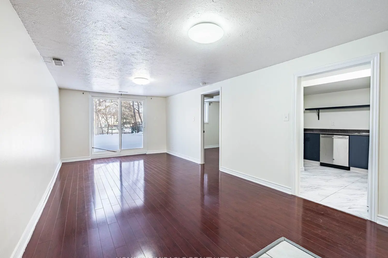 Additional image 14 of 209 Apache Trail