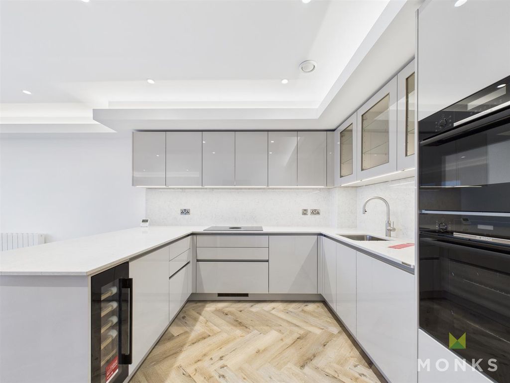 Additional image 6 of 2 bed flat for sale36 The Penthouse, Old Coleham Court, Shrewsbury SY3