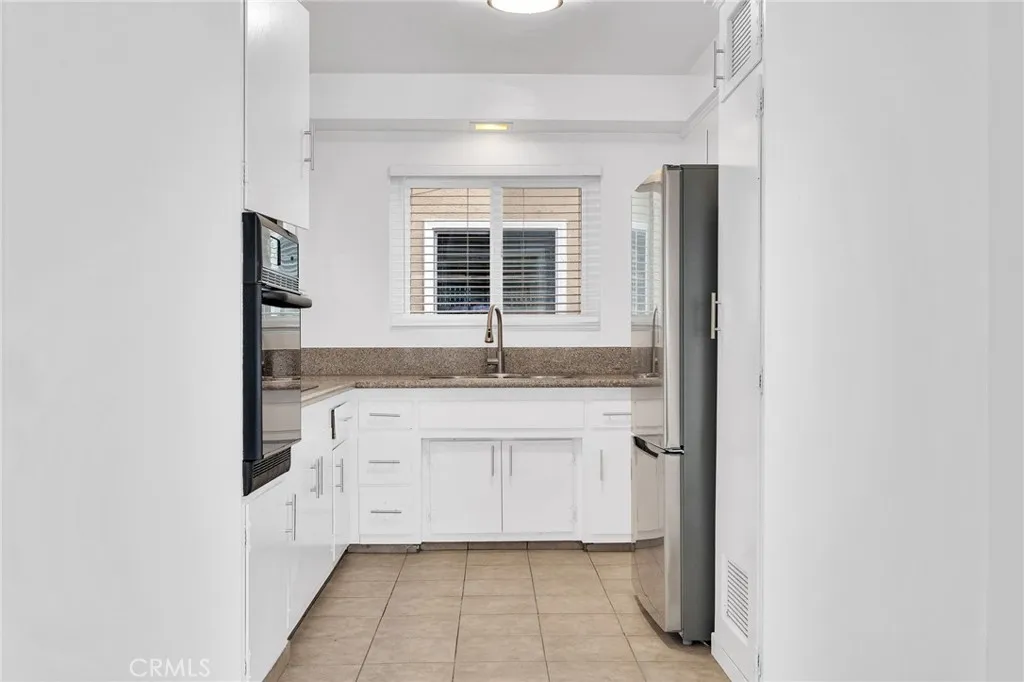 Additional image 9 of 3706 Redondo Beach Blvd Unit A, Torrance, CA 90504