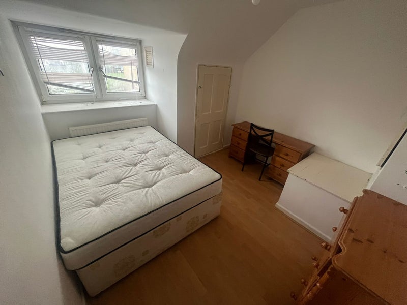 Room in a Shared Flat, New Road, E1, N1 7GU