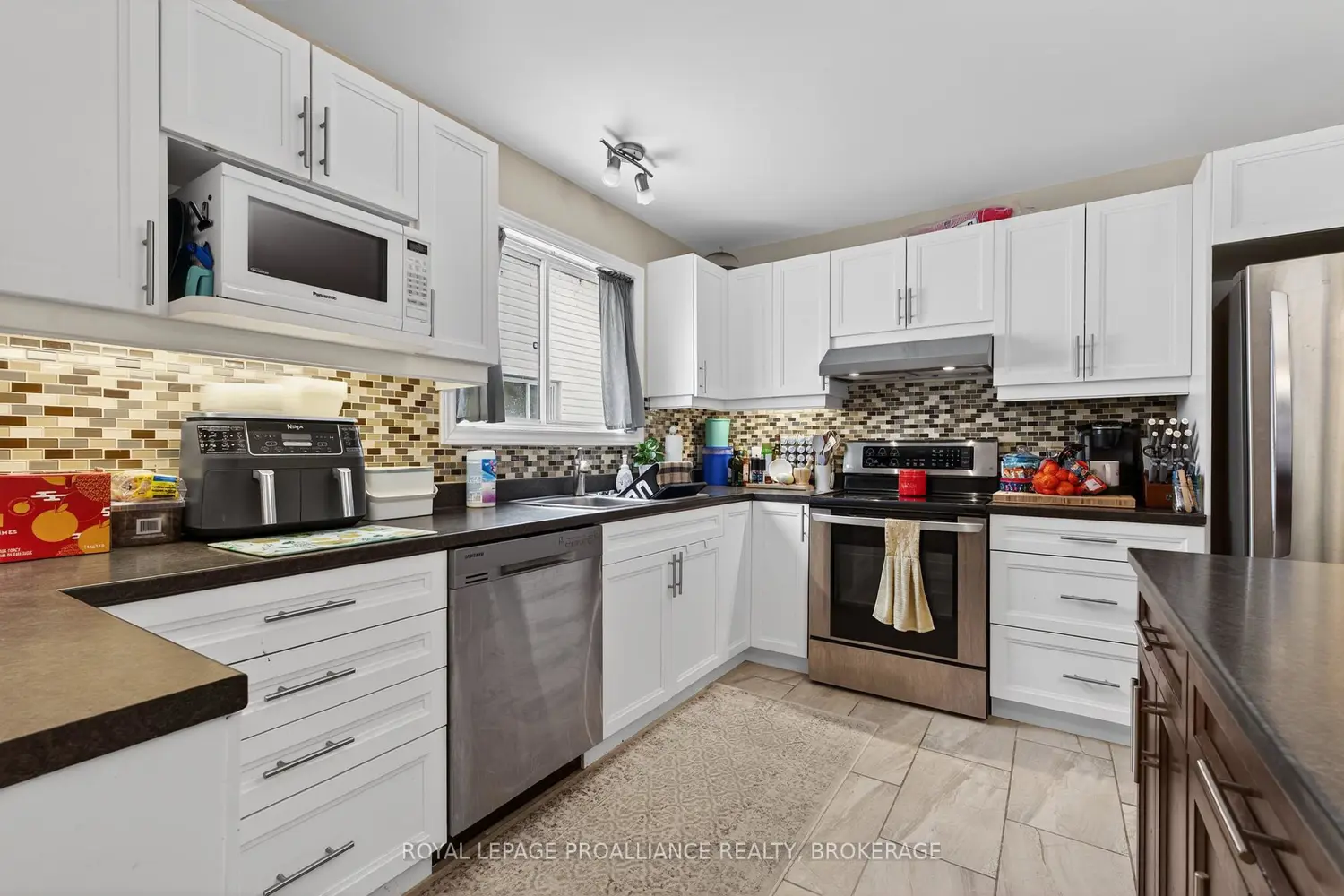 Additional image 4 of 614 Barnsley Crescent