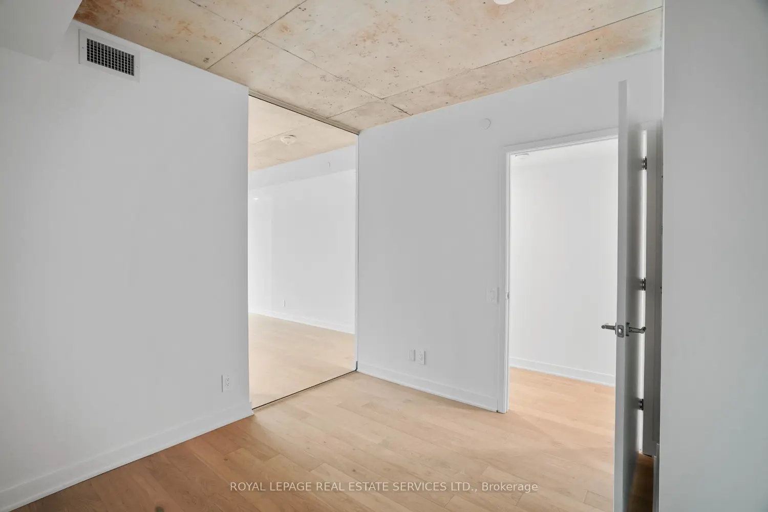 Additional image 12 of 2720 Dundas Street 302