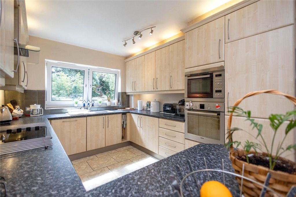 Additional image 7 of 3 bed flat for saleForsyte Shades, 82 Lilliput Road, Canford Cliffs, Poole BH14