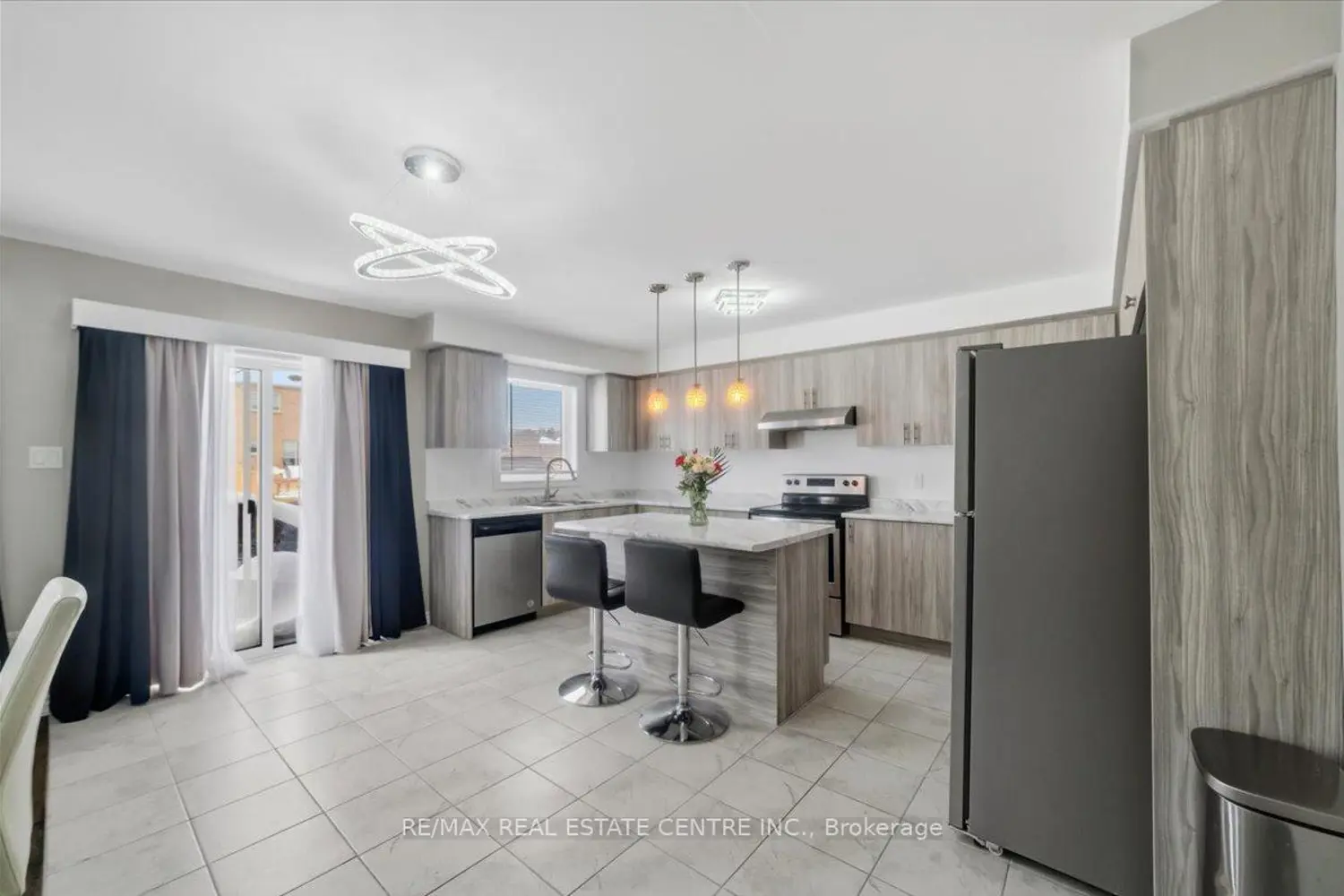 Additional image 7 of 362 Van Dusen Avenue