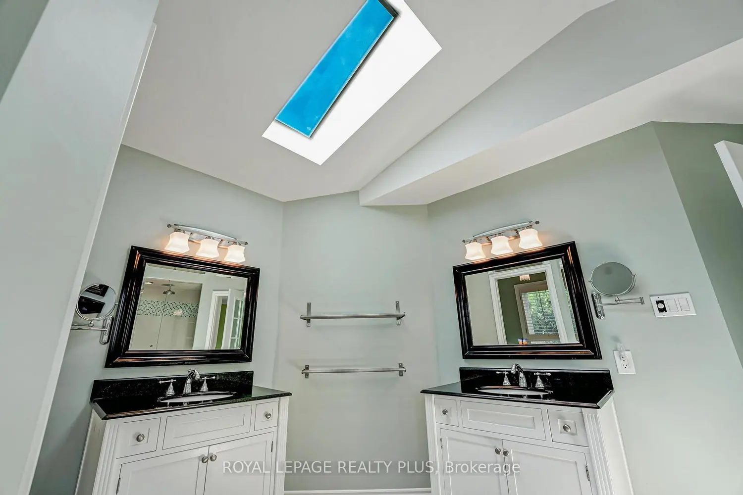 Additional image 2 of 5 Coates Hill Court