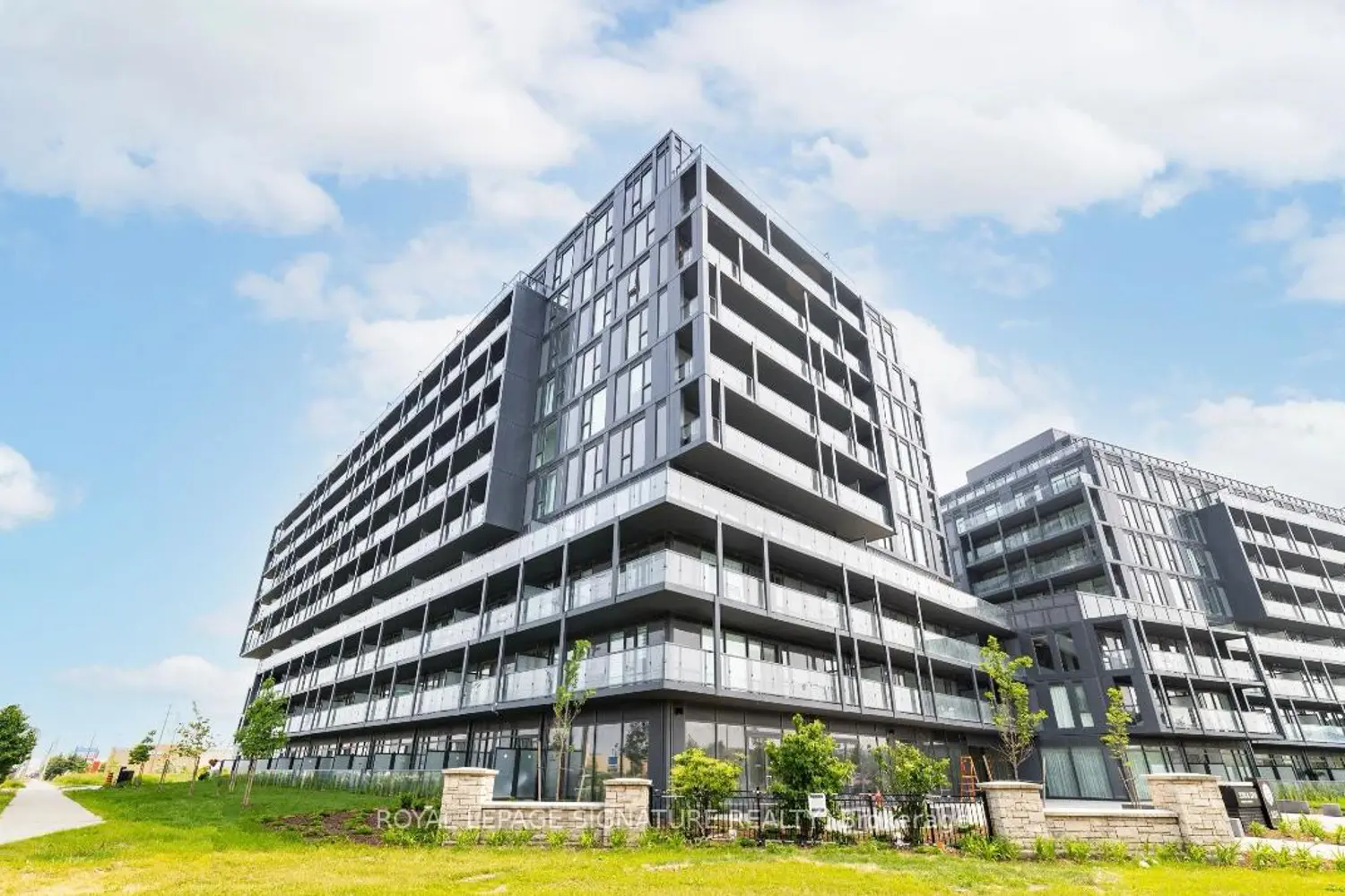 3200 Dakota Common B404