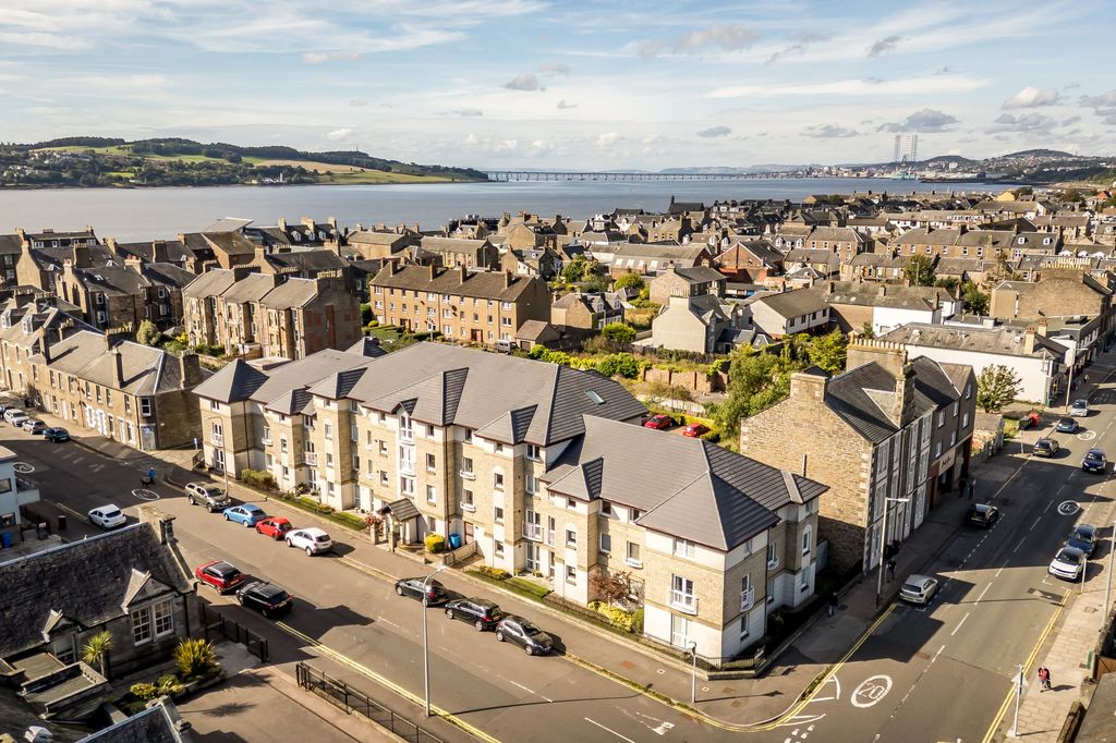 Additional image 2 of 2 bed flat for saleFlat 39 St. Vincent Court, St. Vincent Street, Broughty Ferry DD5
