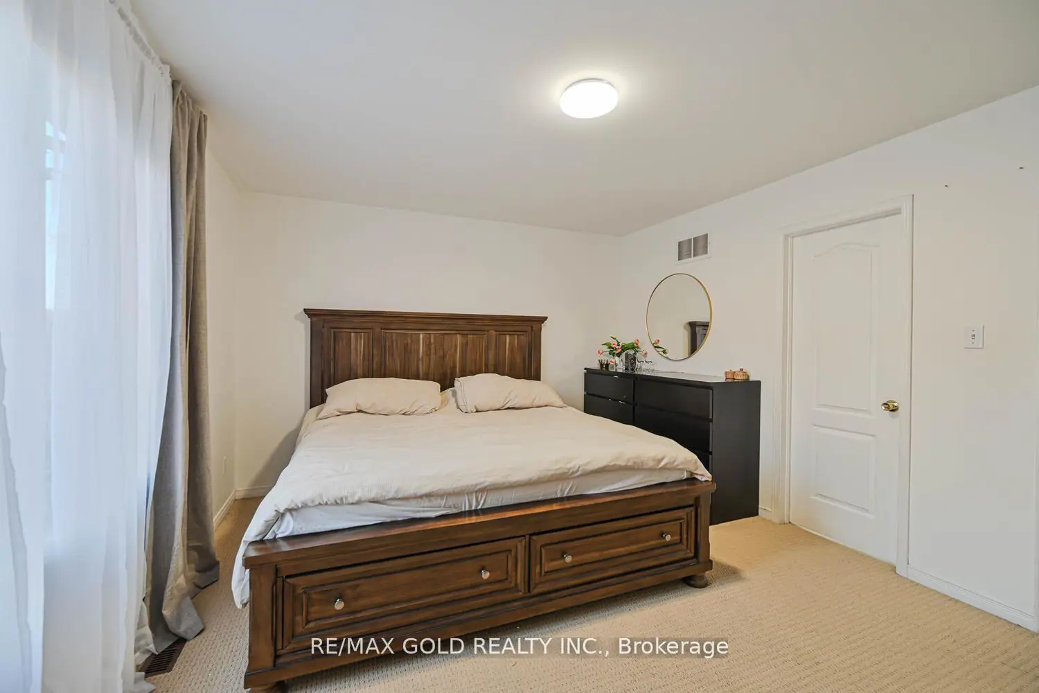 Additional image 9 of 34 Earth Star Trail