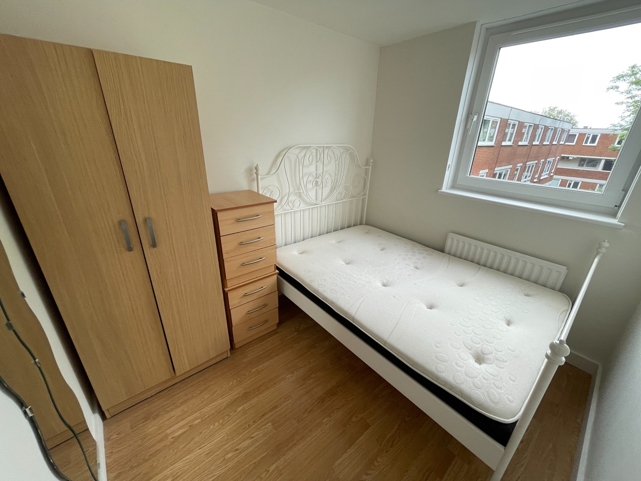 Additional image 4 of Room in a Shared Flat, Blomfield Court, SW11, N1 7GU