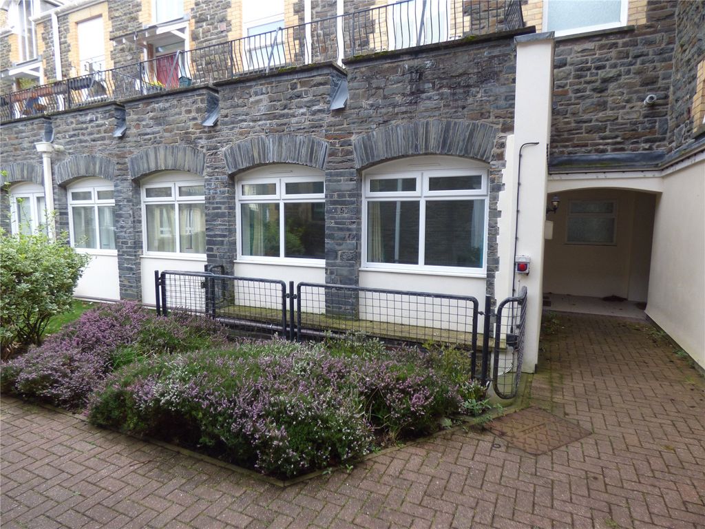 2 bed flat for saleBryn Ardwyn, Aberystwyth, Ceredigion SY23 photo 2