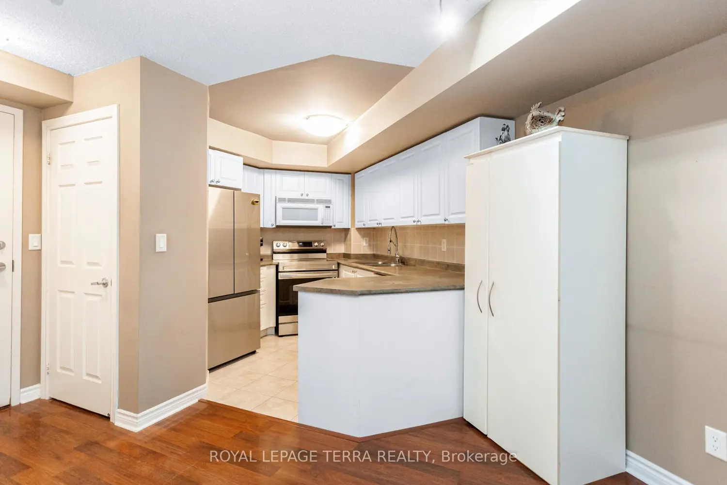 Additional image 4 of 3888 Duke Of York Boulevard 430