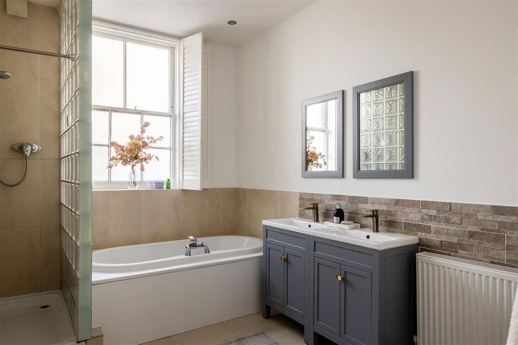 Additional image 24 of 2 bed flat for saleLewes Crescent, Brighton BN2