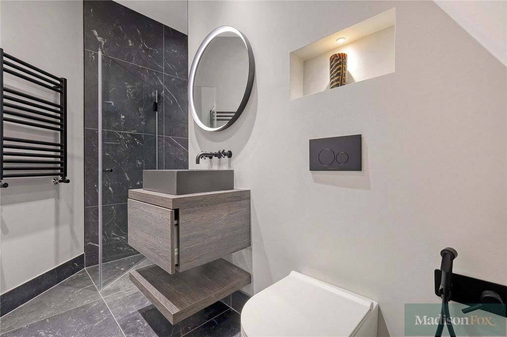 Additional image 37 of 4 bed flat for saleClaybury Hall, Regents Drive, Woodford Green IG8