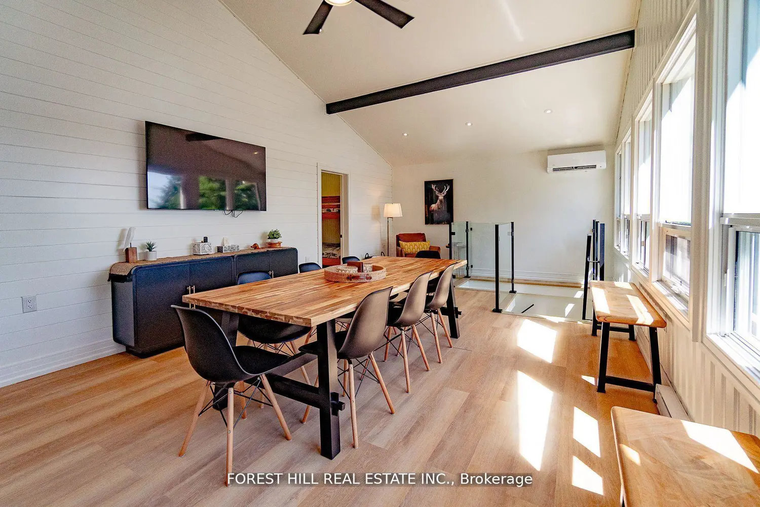135 Buckvale Drive photo 2