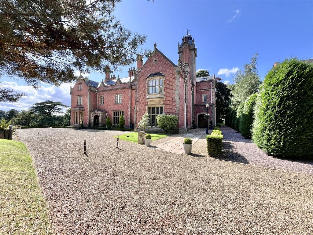 Additional image 11 of 2 bed flat for sale6 Norcliffe Hall, Altrincham Road, Wilmslow SK9