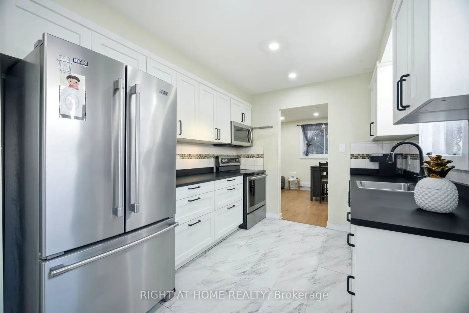 405 Maplegrove Avenue photo 5