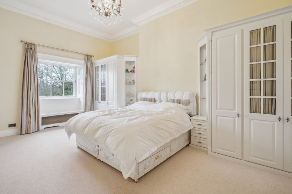 Additional image 12 of 3 bed flat for saleMissenden Road, Amersham, Buckinghamshire HP7