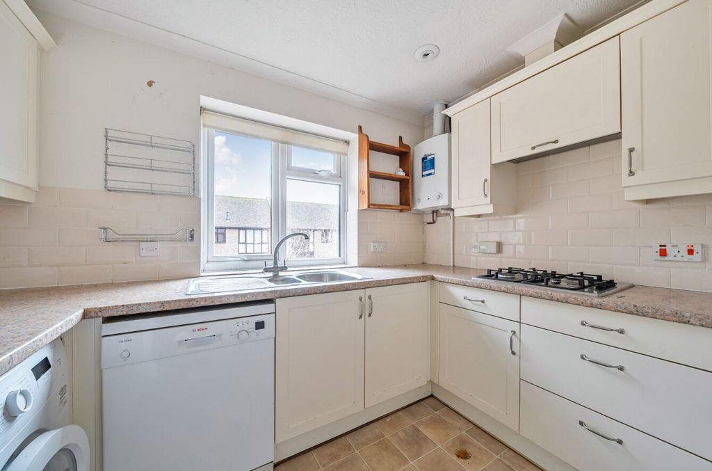 Additional image 5 of 3 bed flat for saleTudor Close, Chichester PO19