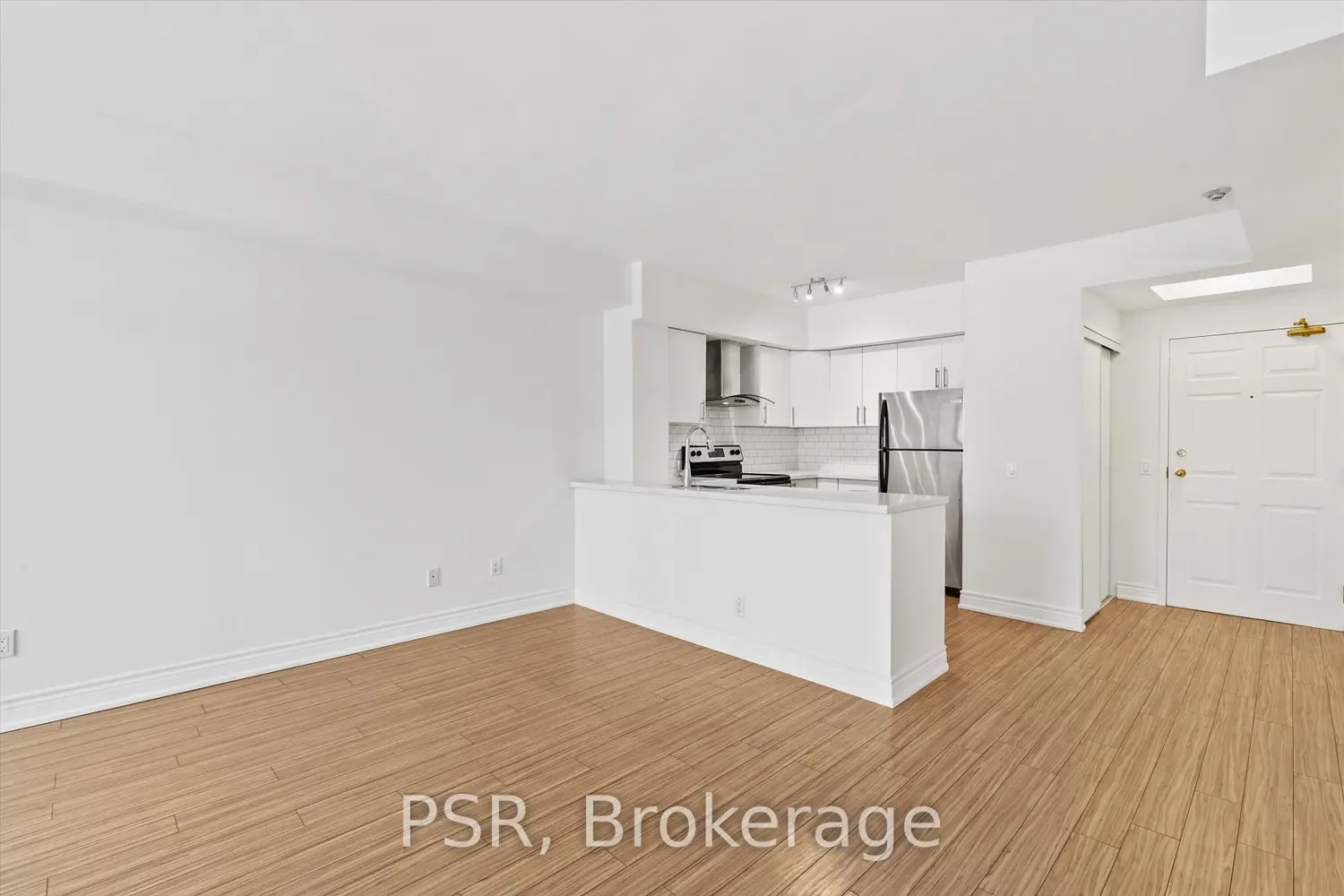 Additional image 12 of 7378 Yonge Street 103